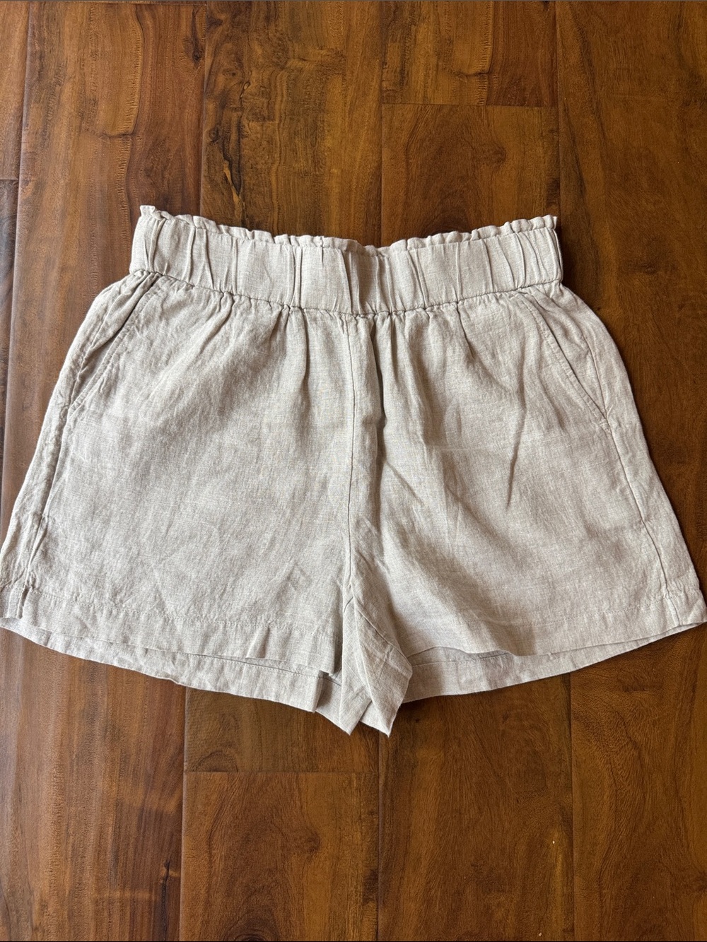 J. Crew Linen-Blend High-Waist Ruffle Elastic Shorts in Light Beige